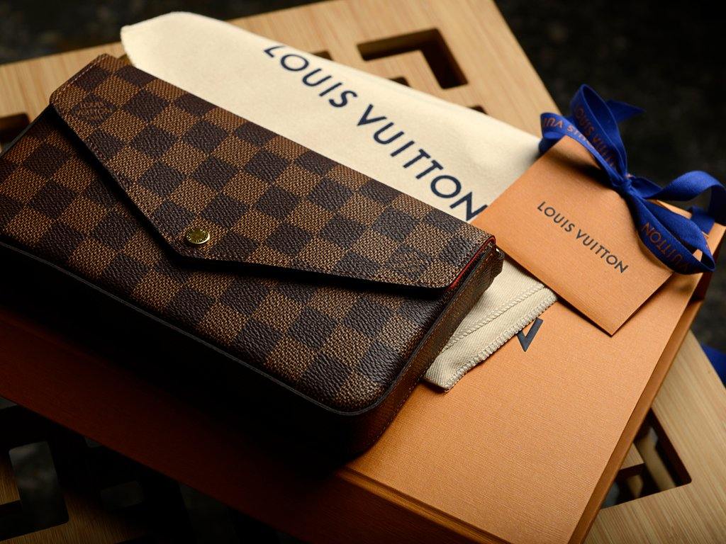 Designer Pre-owned Authentic Luxury Handbags – The Closet