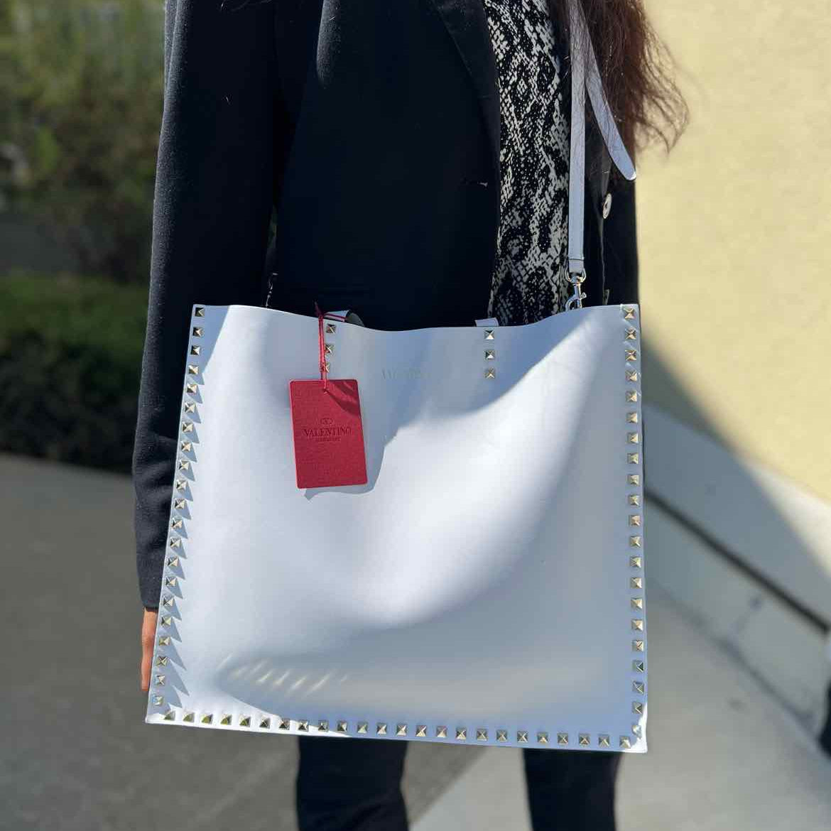 VALENTINO GARAVANI 2-way White Rockstud Tote