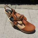 Hasbeens Women's Brown Beige Size 38/8 Block Heel Leather T-Strap Clogs