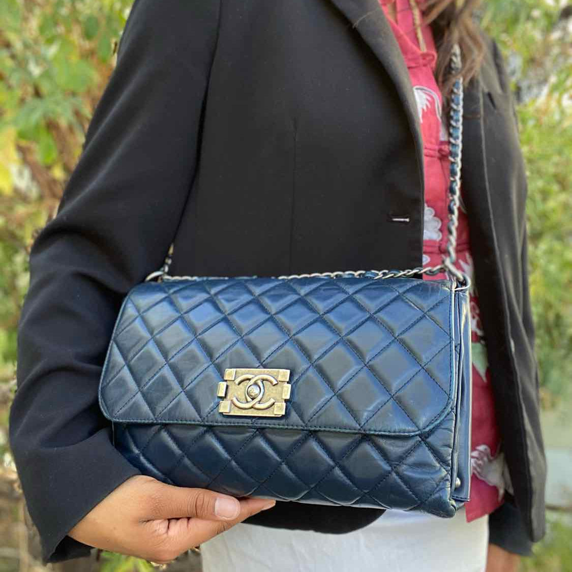 Chanel 2011-12 In The Business Navy Boy Bag Lock Quilted Shoulder Bag