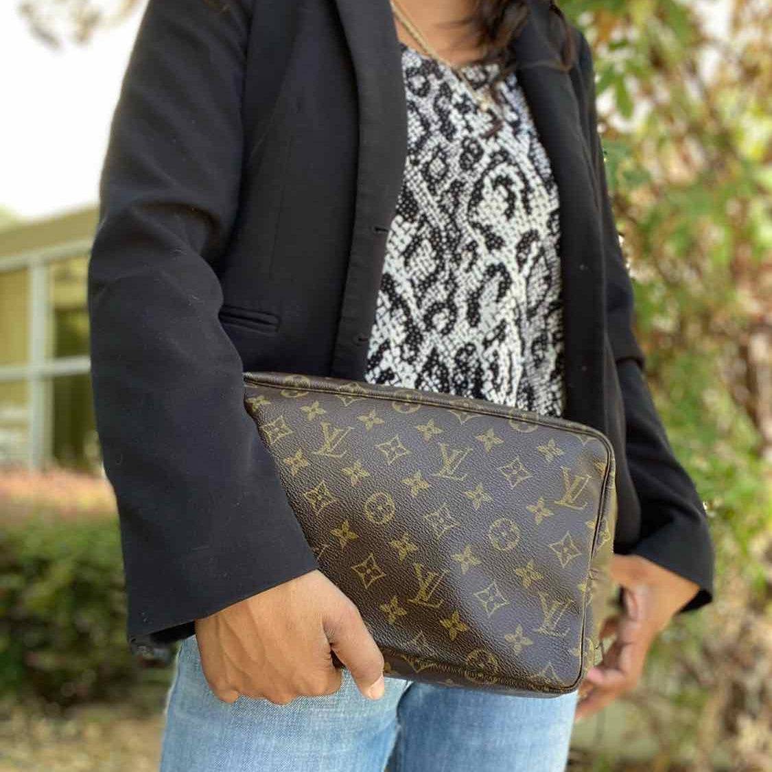 LOUIS VUITTON 1988 Trousse Toilette 28 Brown Monogram Made in France Clutch