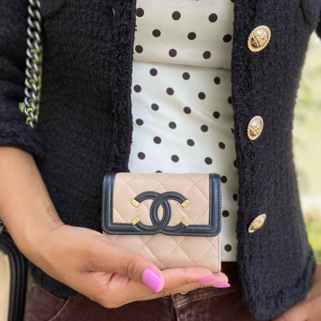 Chanel 2020 CC Filigree Compact Beige Black Bi-Fold Caviar Made in Spain Wallet