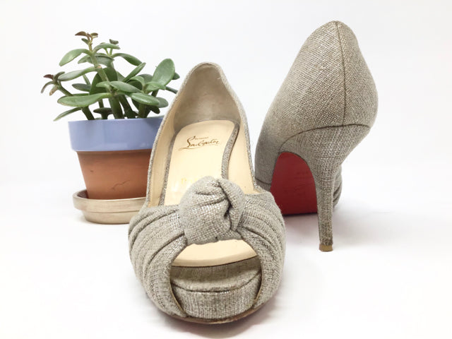 Christian Louboutin Gray Size 38.5/7.5 Pumps