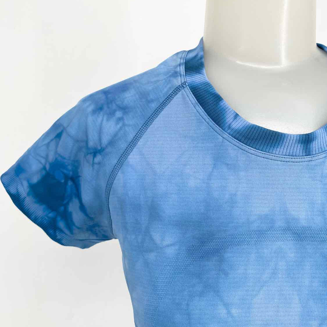 Lululemon W3CCLS Women's Swiftly Tech 2.0  Blue Sz 6 Crew Tie Dye Short Sleeve