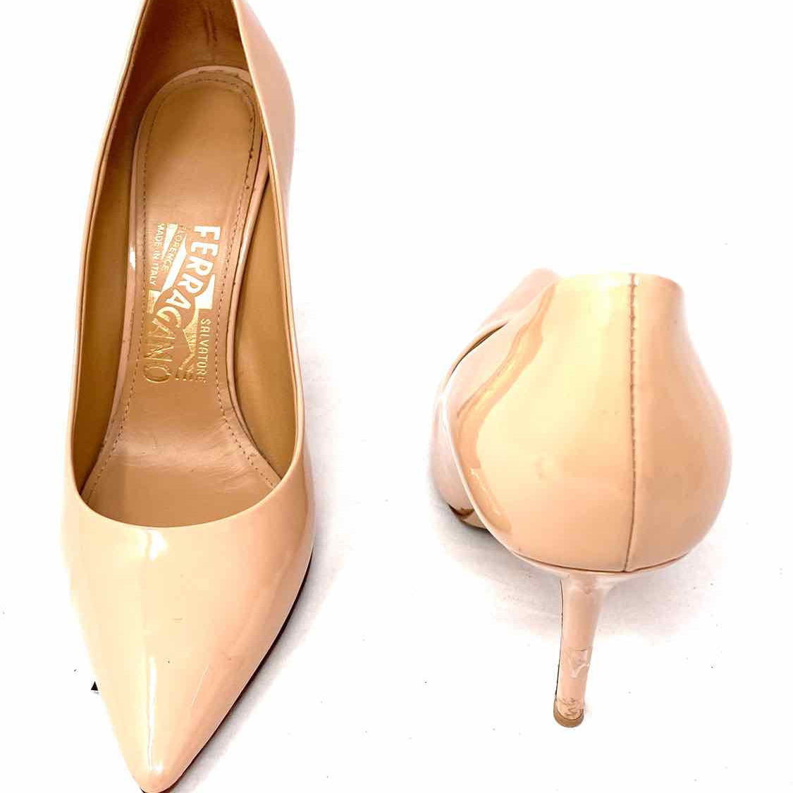 Salvatore Ferragamo Women's Beige Size 6 Pointed Patent Leather Stiletto Pumps