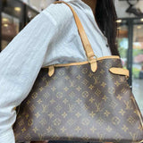 LOUIS VUITTON 2008 Batignolles Brown Monogram Tote