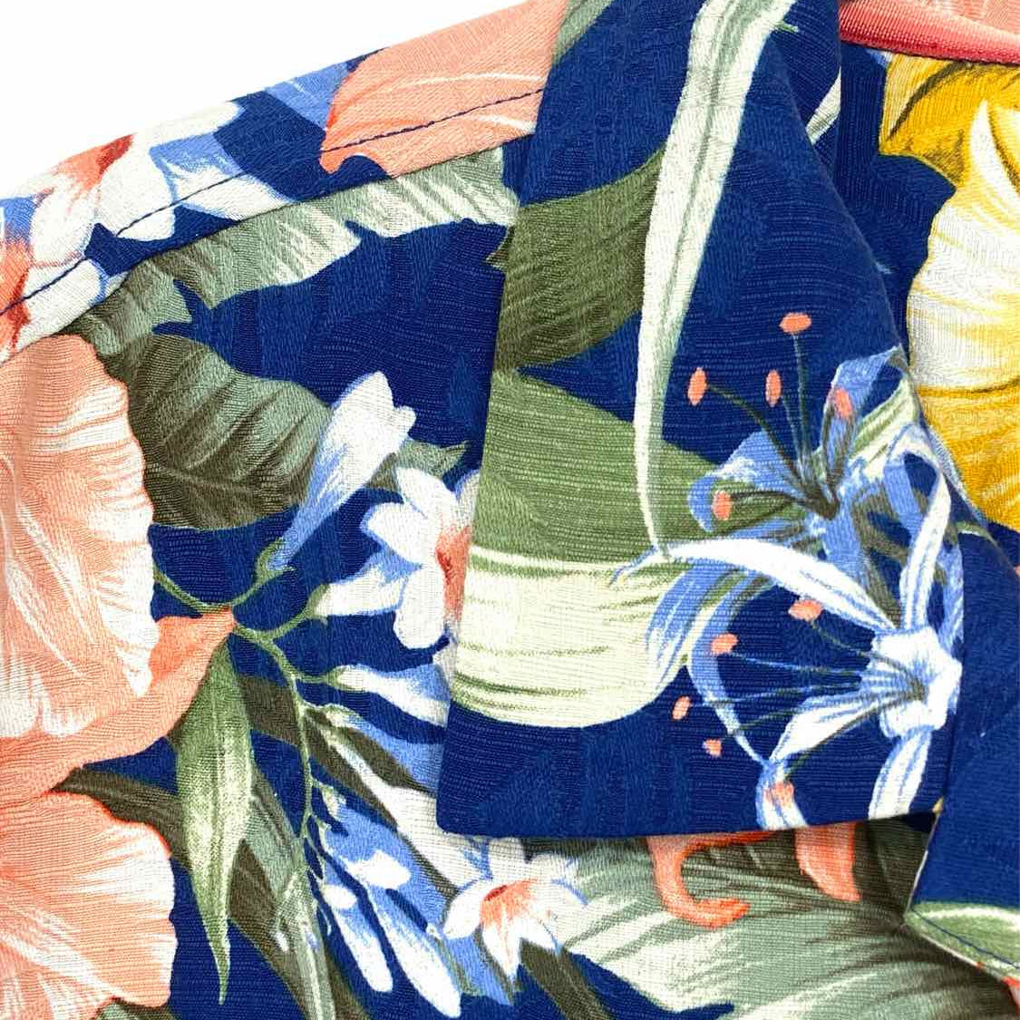 Tommy Bahama Men's Dark Blue Floral Size L Short Sleeve Shirt