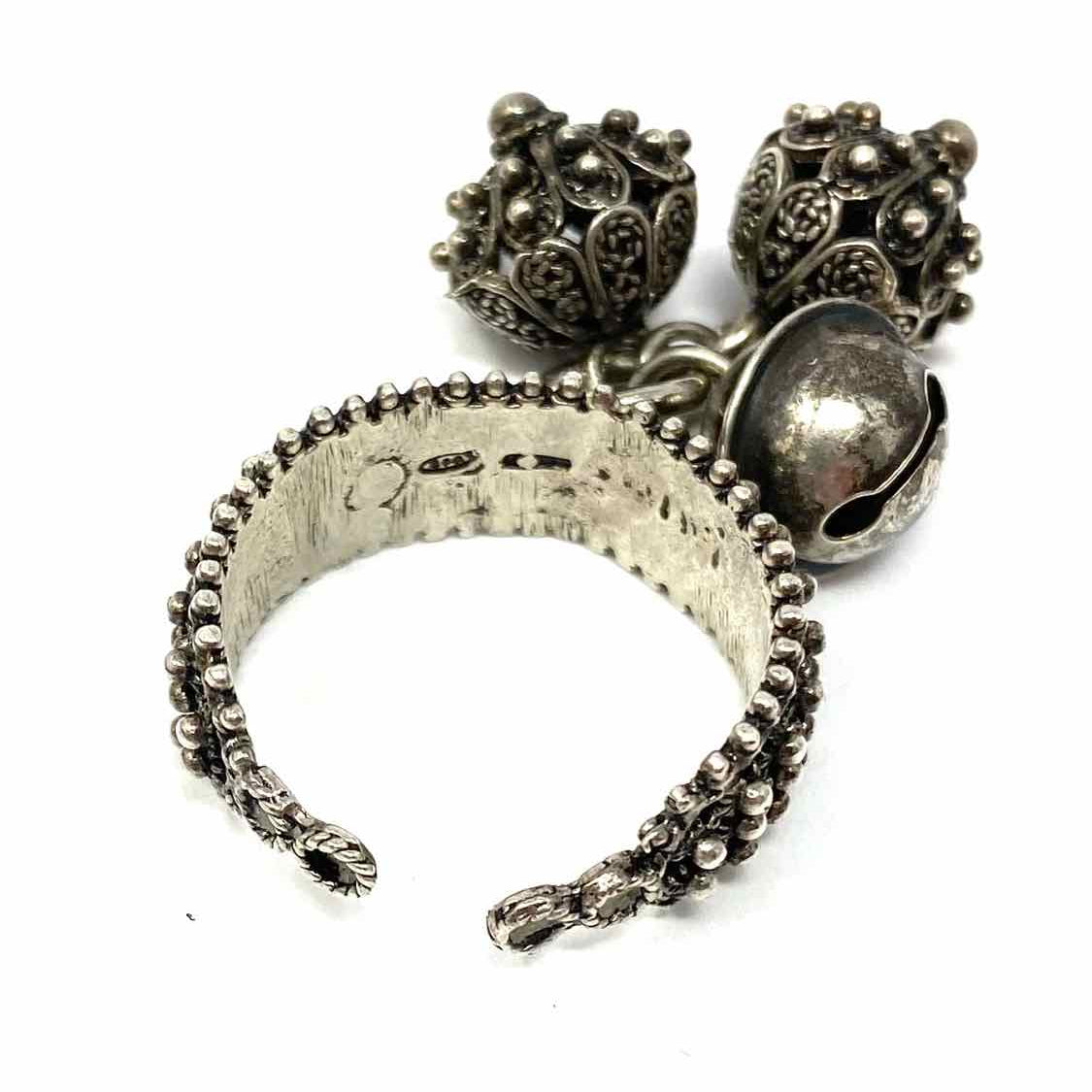 Erin Martin Design size 10 800 Continental Silver tone Charm Bell Ring