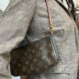 LOUIS VUITTON 2020 Pochette Accessoires Brown Zip Monogram Shoulder Bag