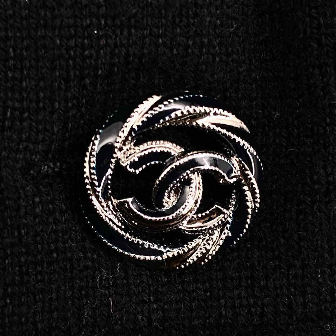 Chanel Women's Black Sleeveless Cashmere Long Size 48/L Cardigan