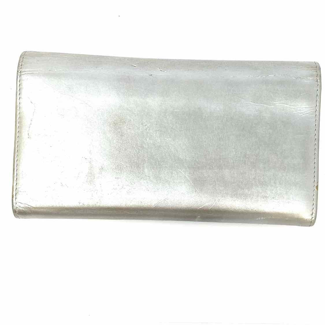 Chanel 2016/17 Airline Silver Flap CC Leather Wallet