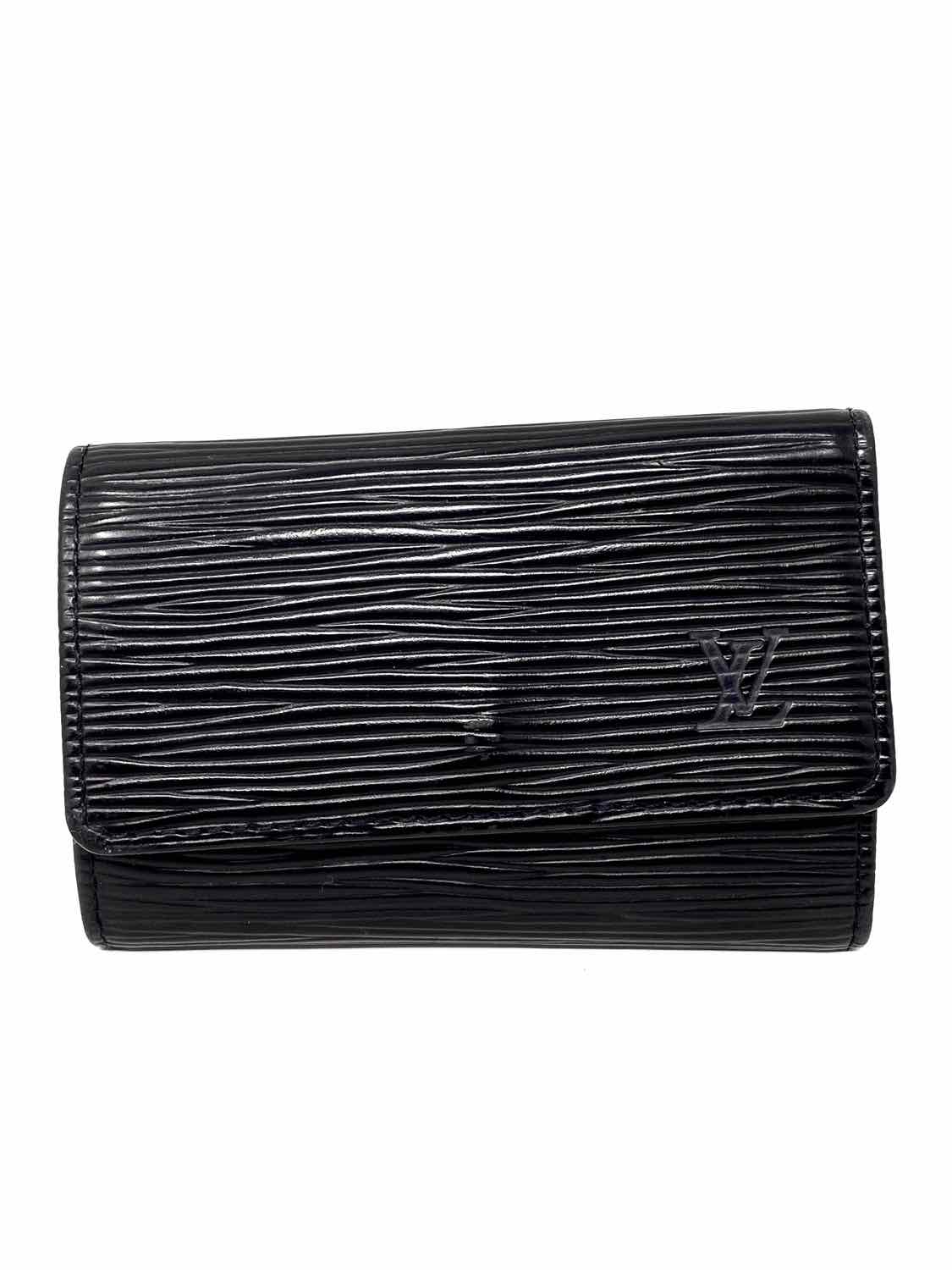 Louis VuittonnEpi top Key Pouch Black