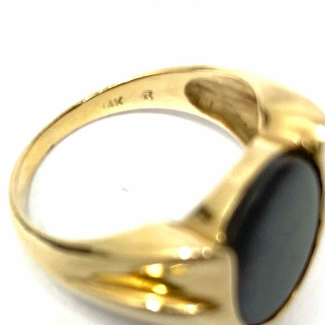 Estate Rare size 6 14K Gold Oval Iridescent Ammolite Doublet Ring