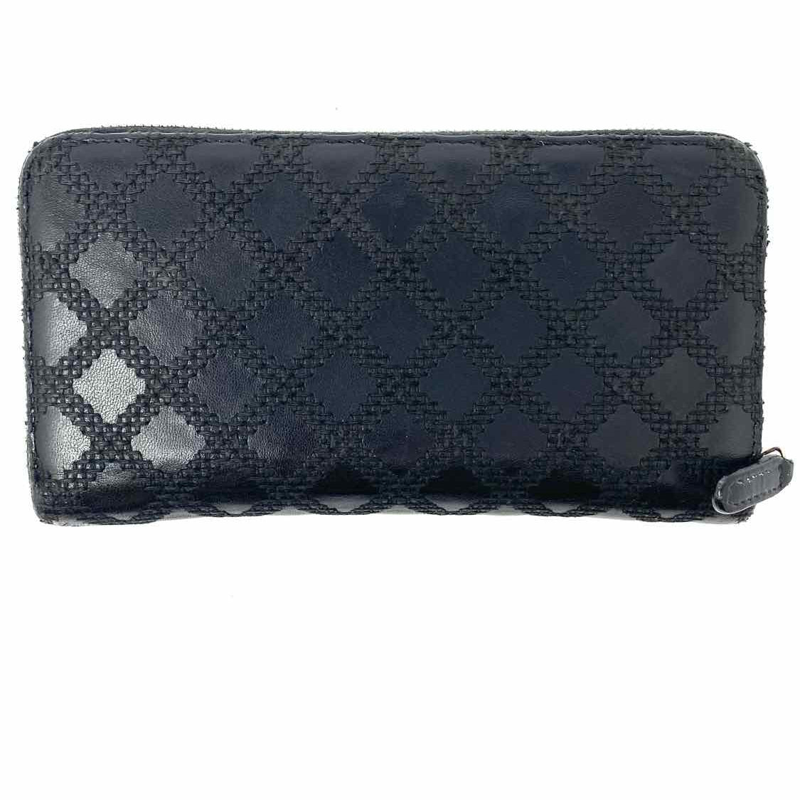 Chanel 2015/2016 CC Black Zip-Around Quilt Stitched Lambskin Leather Wallet