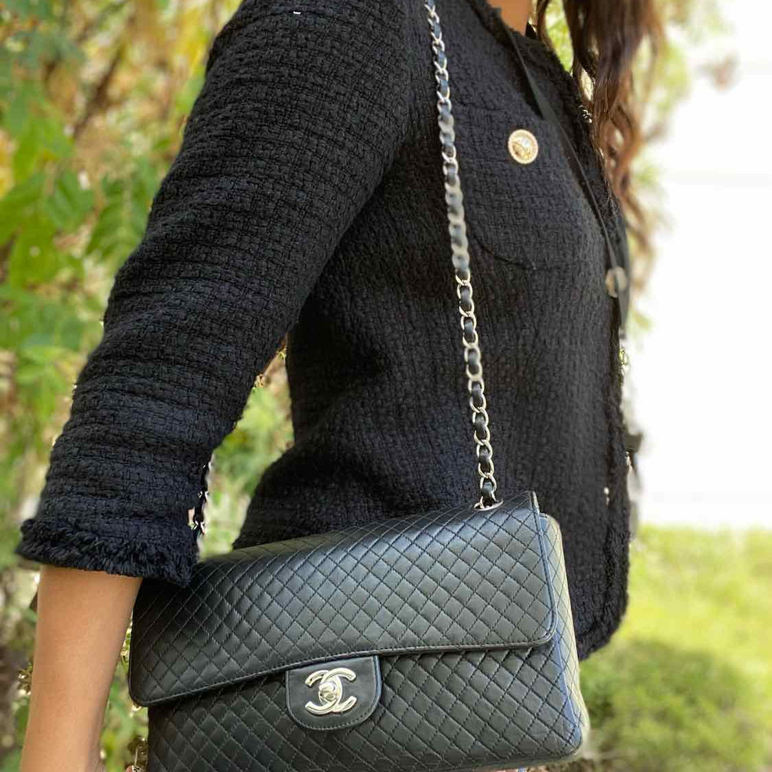 Chanel 1996-97 Single Flap Medium Micro Quilt Black Flap Leather Shoulder Bag