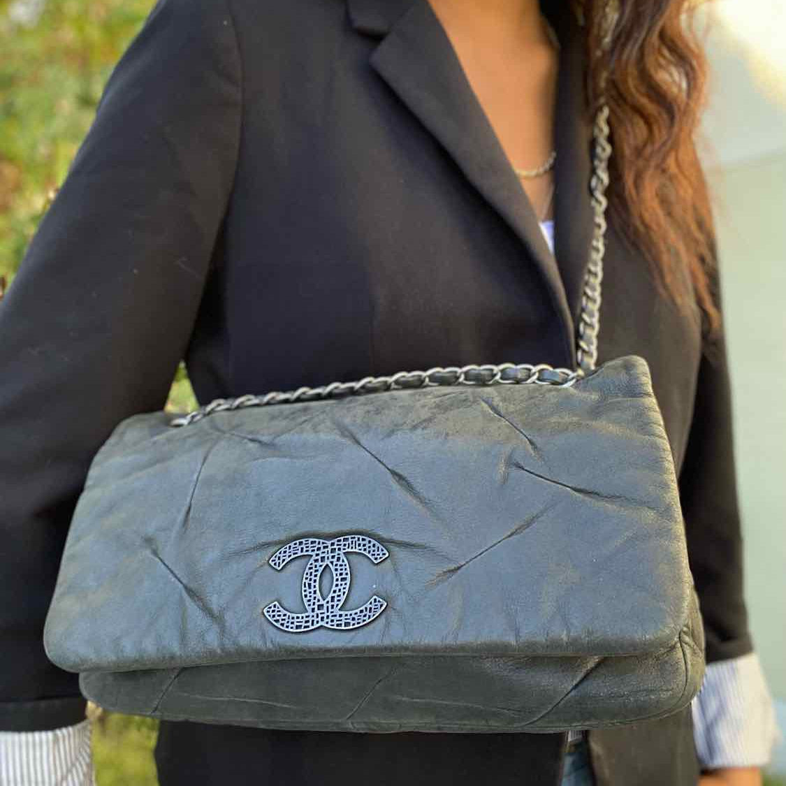 Chanel 2010-11 Glint Iridescent Charcoal Flap Leather Made in Italy Shoulder Bag