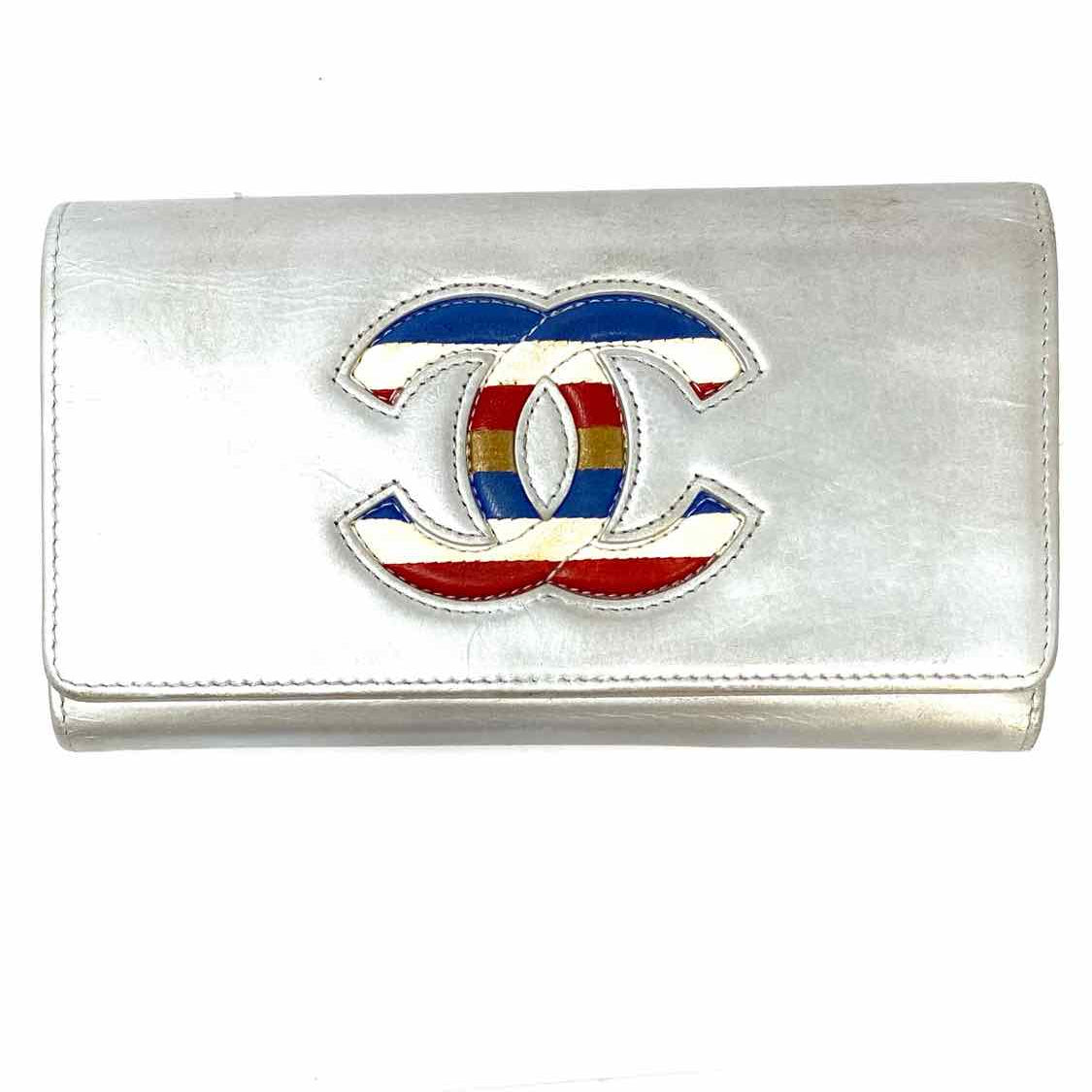 Chanel 2016/17 Airline Silver Flap CC Leather Wallet