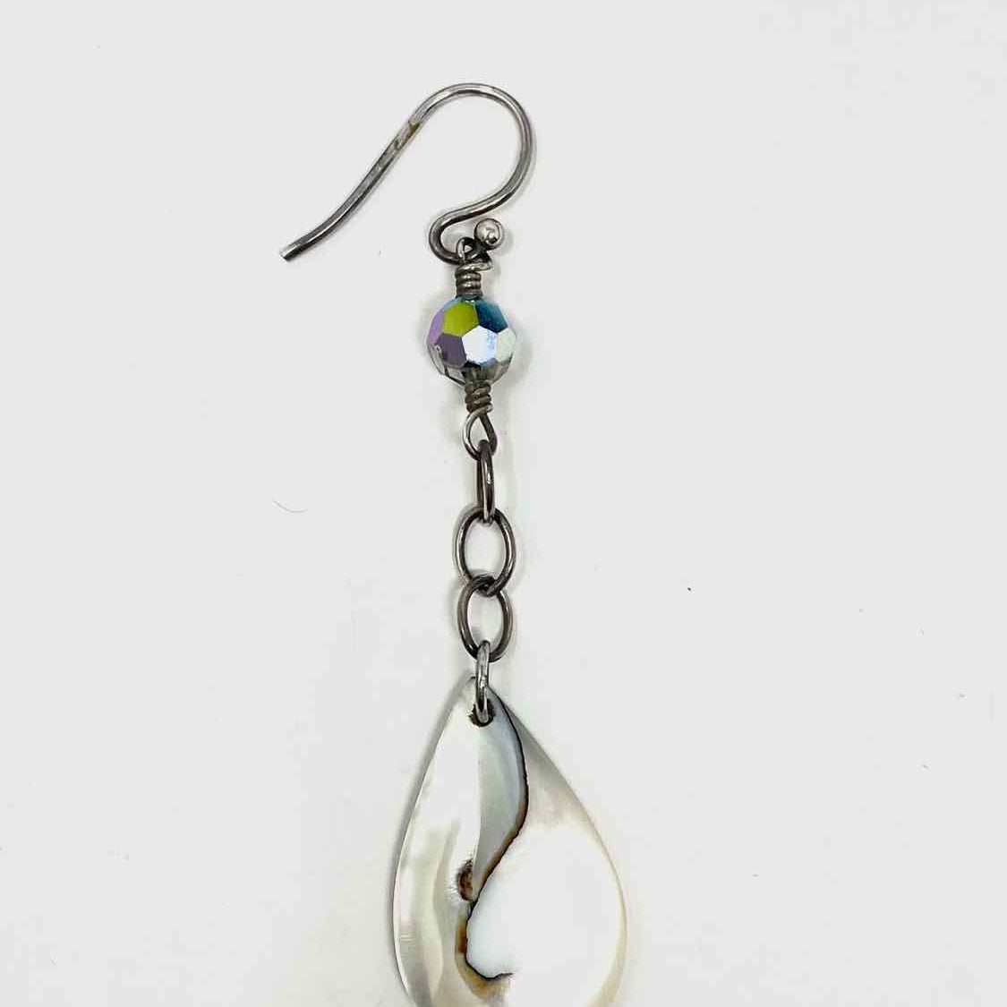 Dangle Pearl Earrings