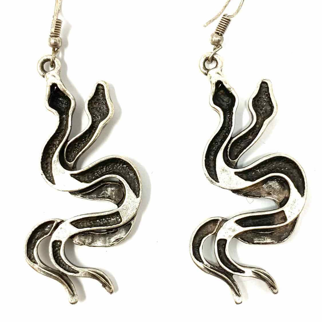 Metal Silver Tone Serpant Snakes Earrings