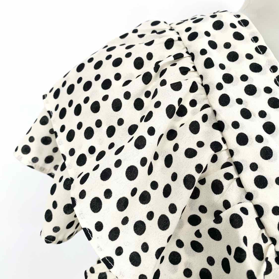 Max Studio Women's White / Black Size M Ruffled Polka Dot Short Sleeve Top