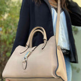 Gucci Jackie Soft Piston Lock Beige Pebbled Grained Leather Made in Italy Tote