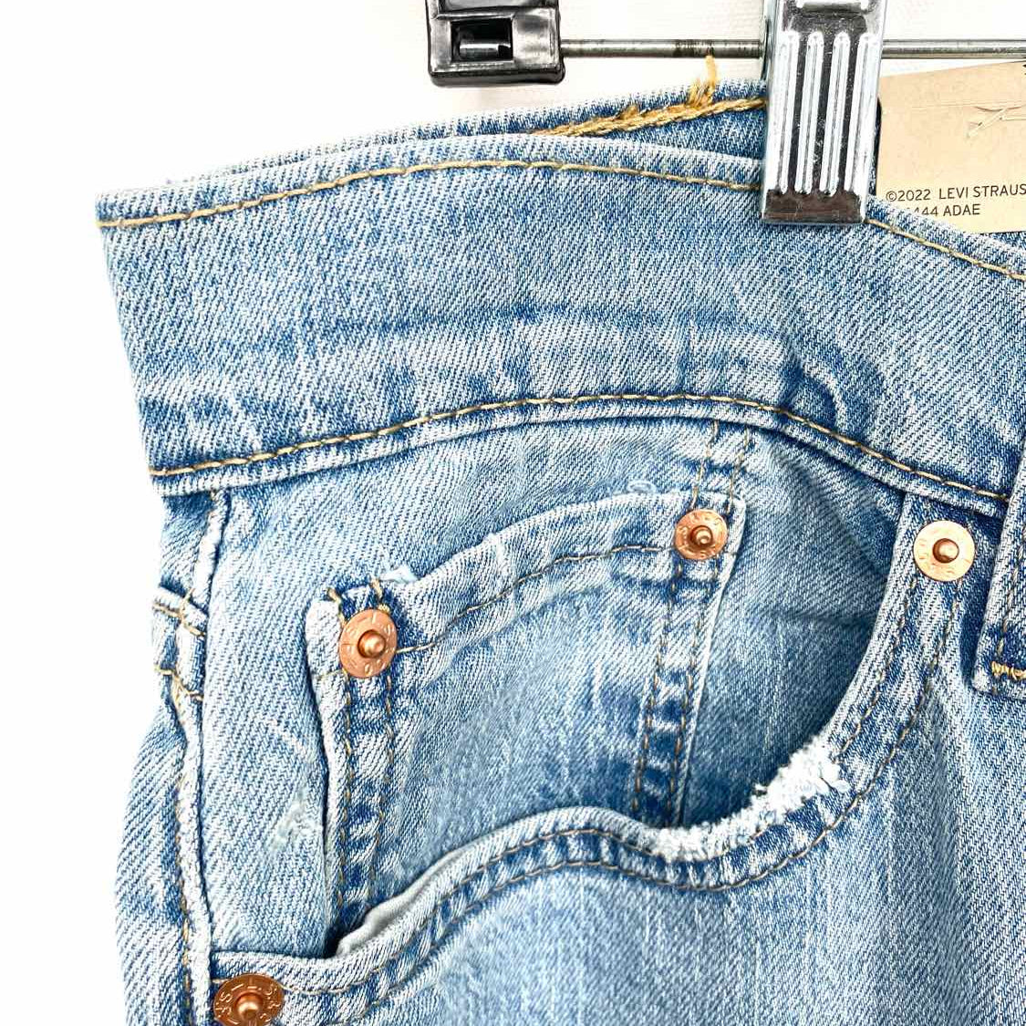 Levi Men's 541 Athletic Taper Light Blue Size 33 x 32 Distressed Jeans