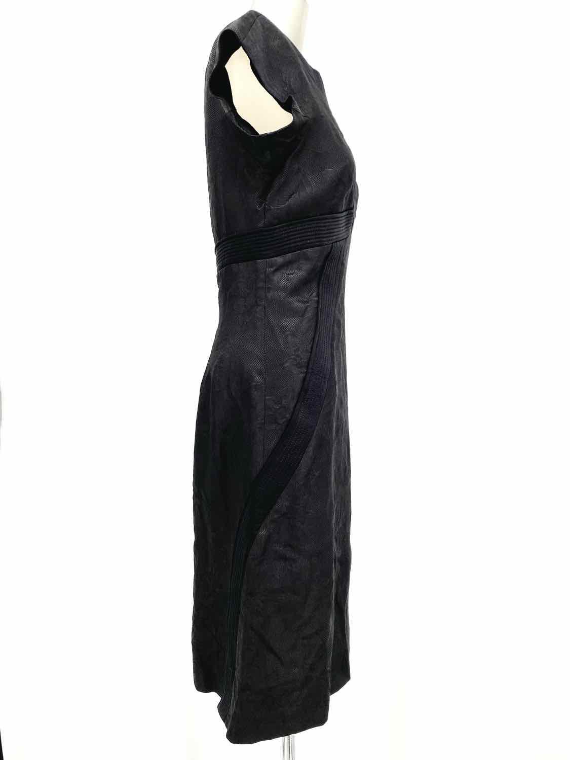 Alexander McQueen Size 40/8 Black S/S Dress - Article Consignment