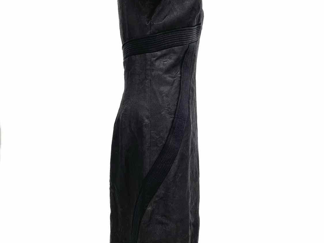 Alexander McQueen Size 40/8 Black S/S Dress - Article Consignment