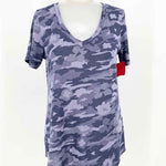 ATHLETA Women's Blue/Purple V-Neck T-shirt Camouflage Size XS Short Sleeve Top - Article Consignment
