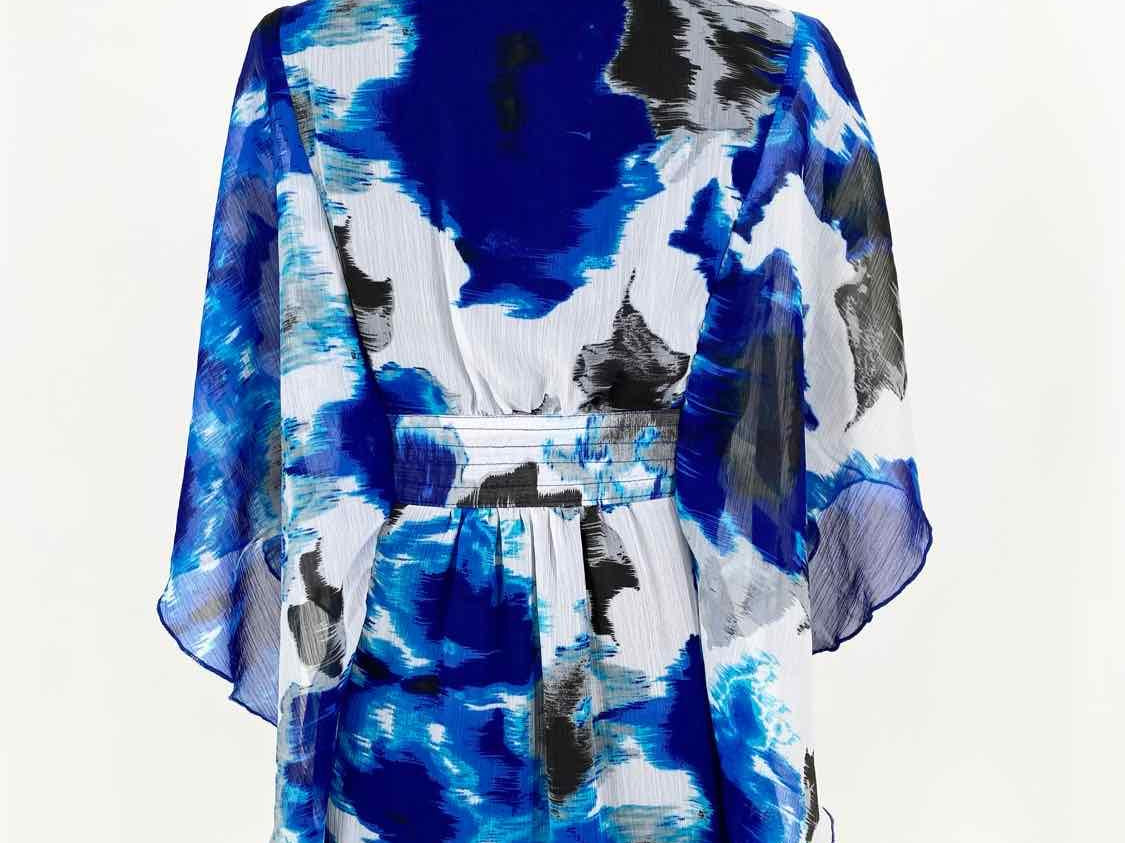 Daytrip Women's Blue/White/Black Blouse Polyester Abstract Short Sleeve Top - Article Consignment
