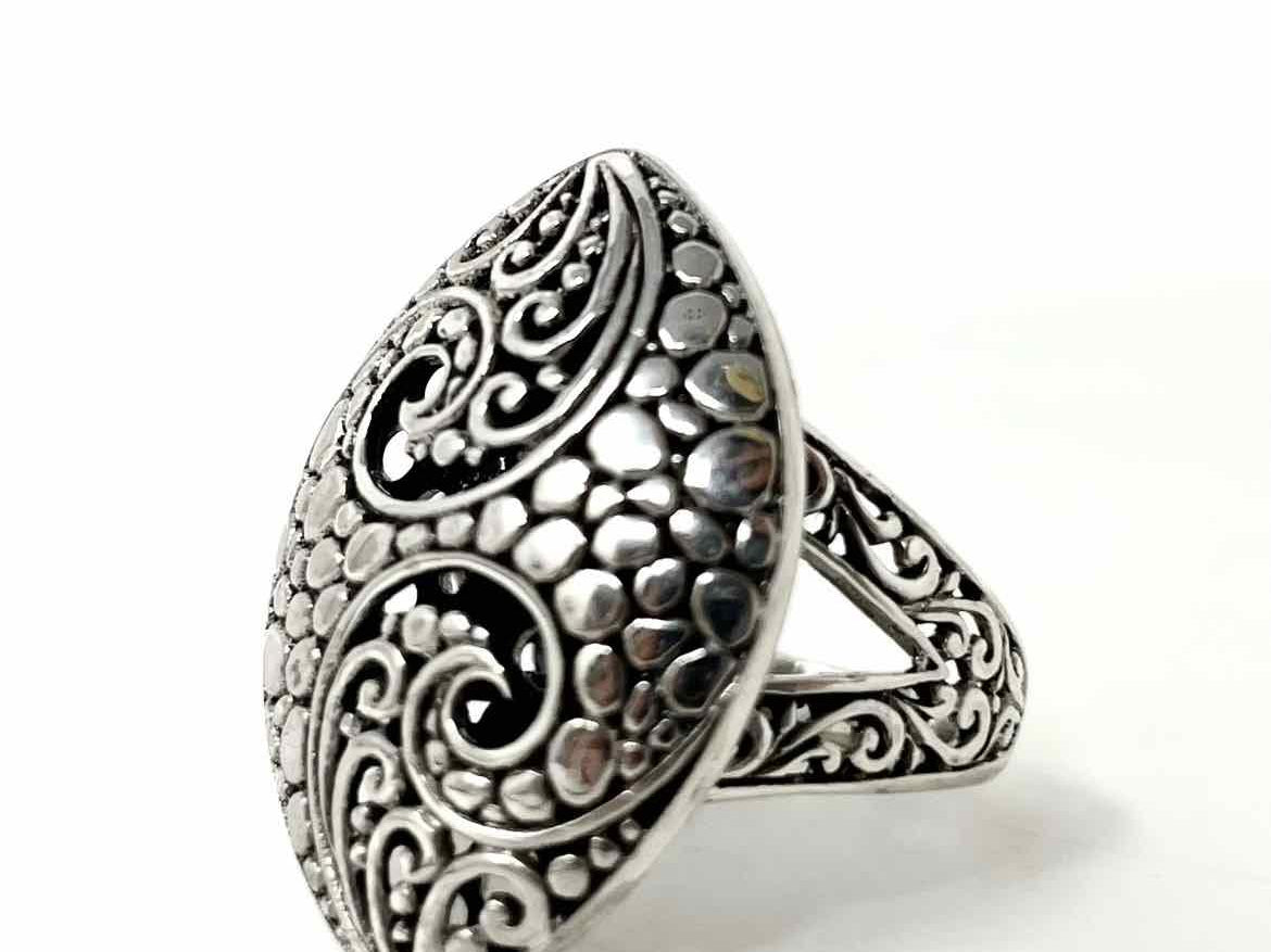 .925 Silver Marquise Cut Ring - Article Consignment