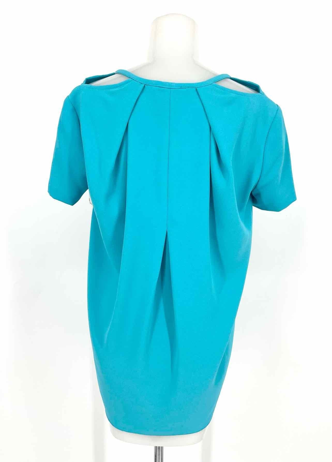 Trina Turk Women's Sky Blue V-Neck Size XS Short Sleeve Top - Article Consignment