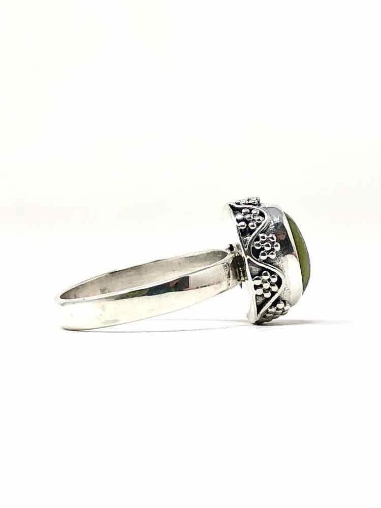 .925 Silver/Green Oval Stichtite Ring - Article Consignment