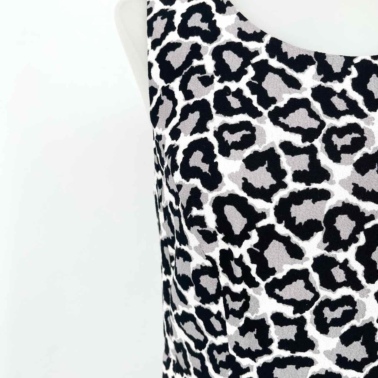 Diane Von Furstenberg Women's Gray/Black Sleeveless Animal Print Size 2 Dress - Article Consignment