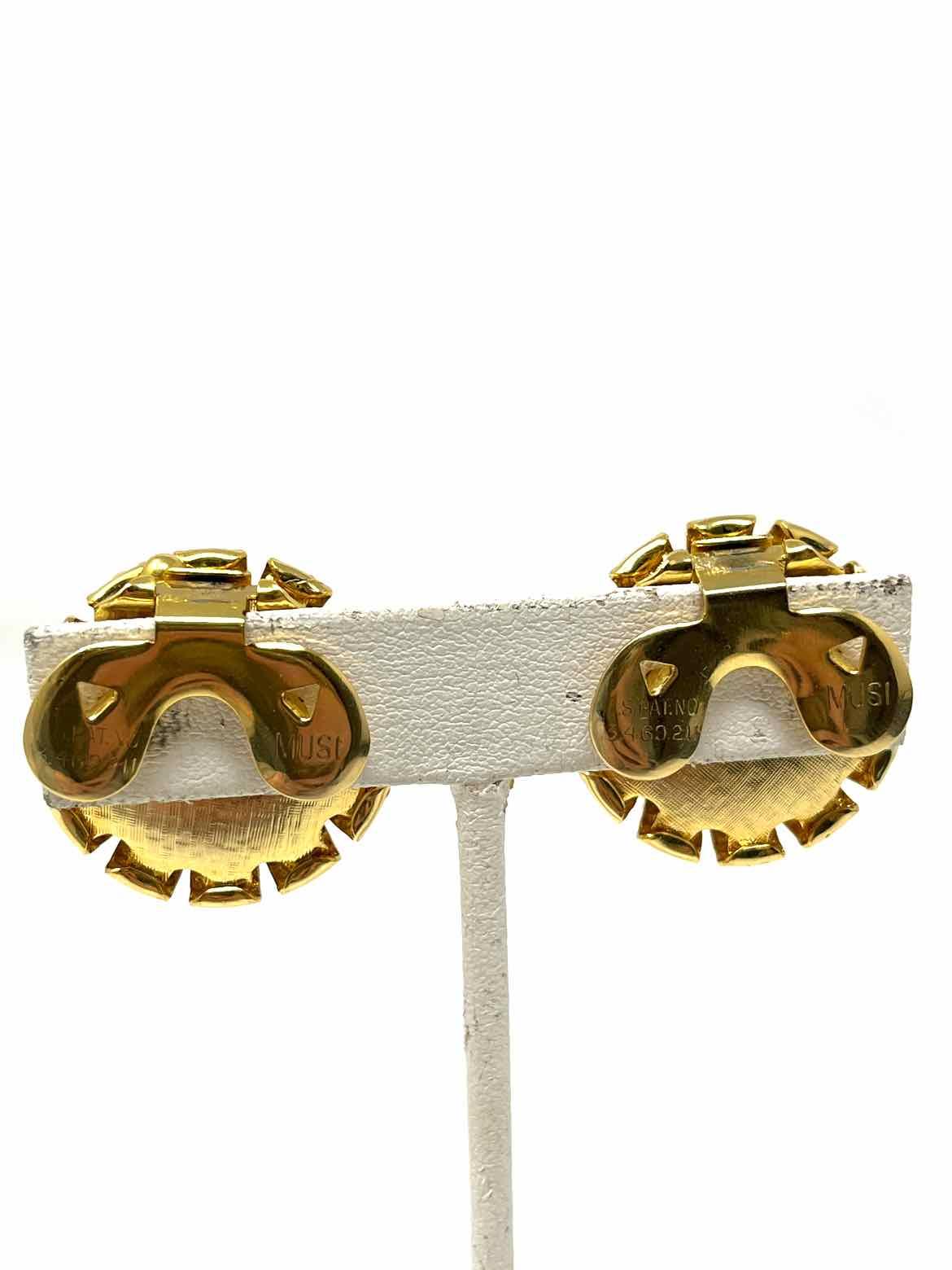 Musi Gold-tone Faux Pearl Shoe Clips - Article Consignment