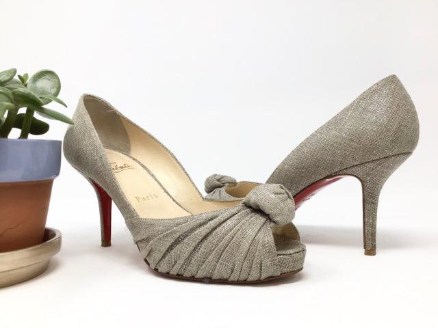 Gray christian discount louboutin pumps