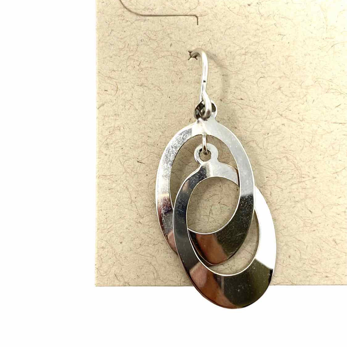 14K White Gold Dangle Oval Earrings