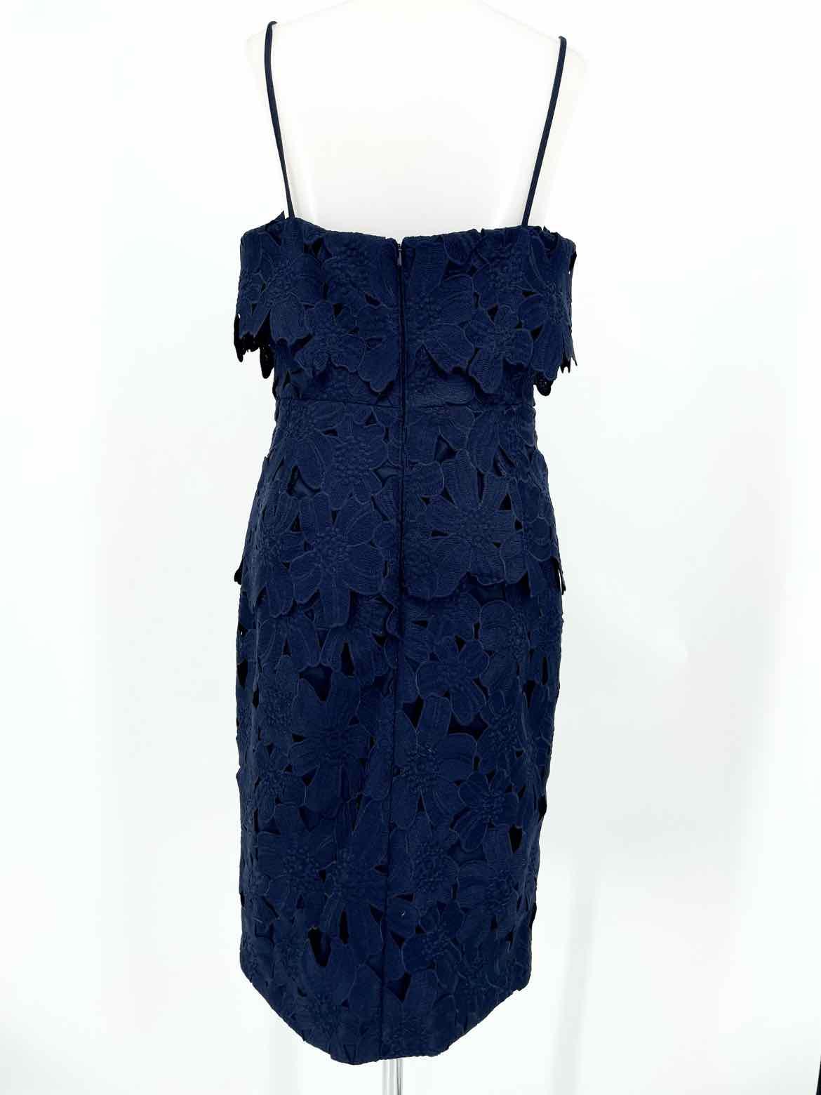 BLACK HALO Women's Navy Sleeveless Lace Made in LA Size 10 Dress - Article Consignment