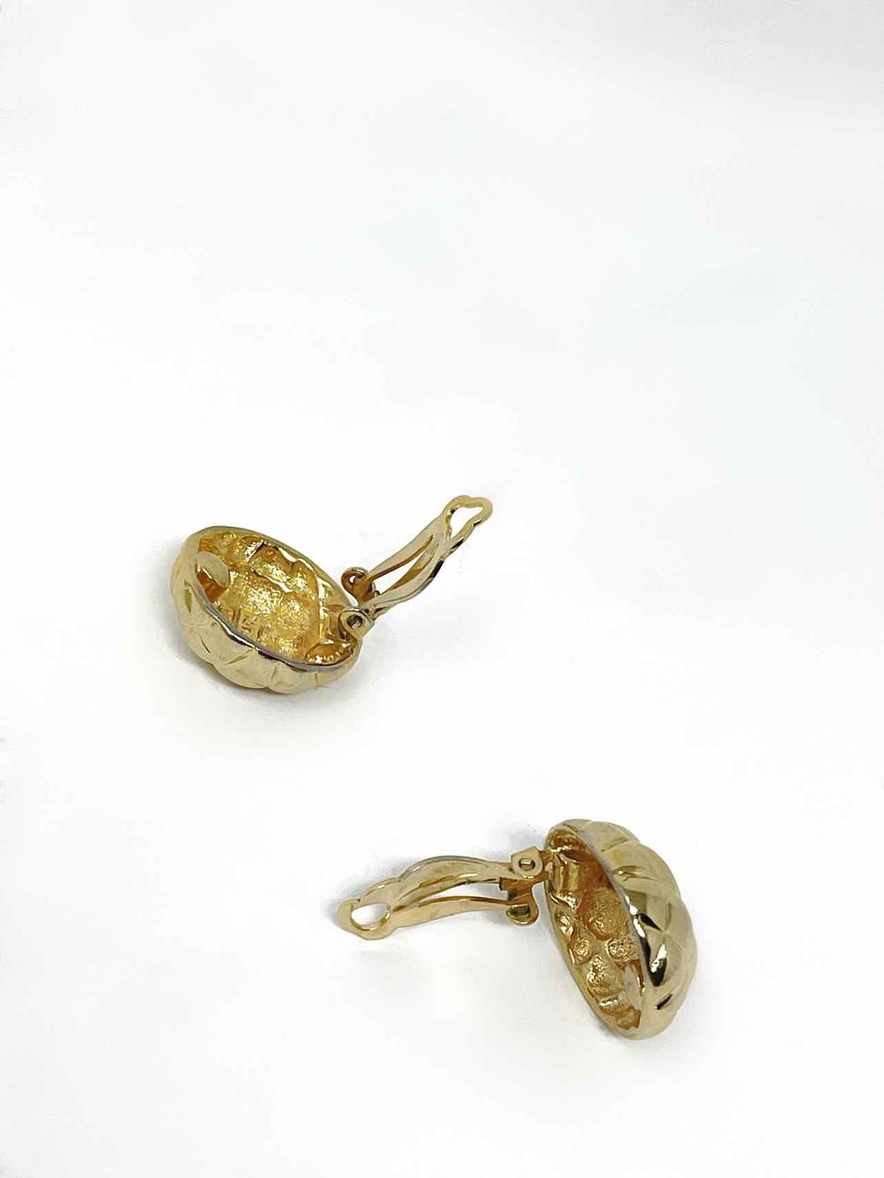 Erwin Pearl Gold Plated Gold Tone Dome Quilted Clip-ons - Article Consignment