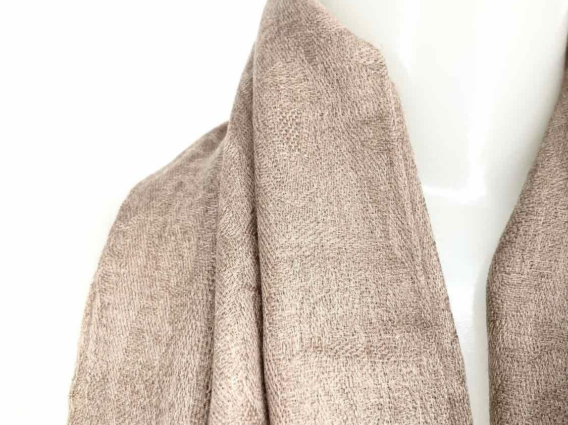 Beige Paisley Scarf - Article Consignment