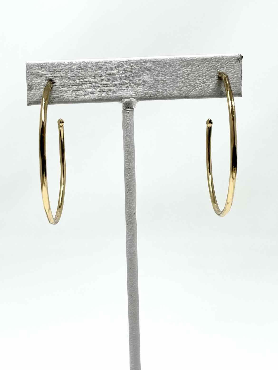 Metal Gold Tone Hoop Earrings - Article Consignment