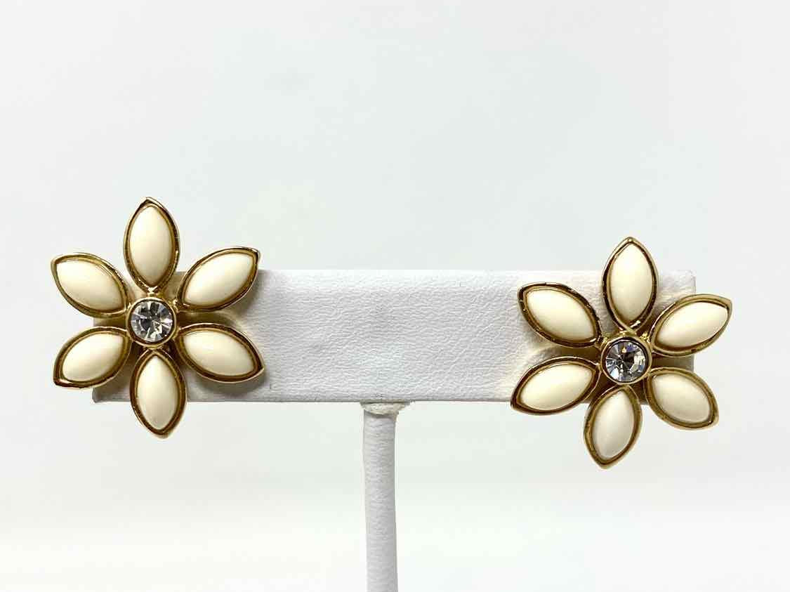 Kate Spade Ivory/Gold Stud Flower Earrings - Article Consignment