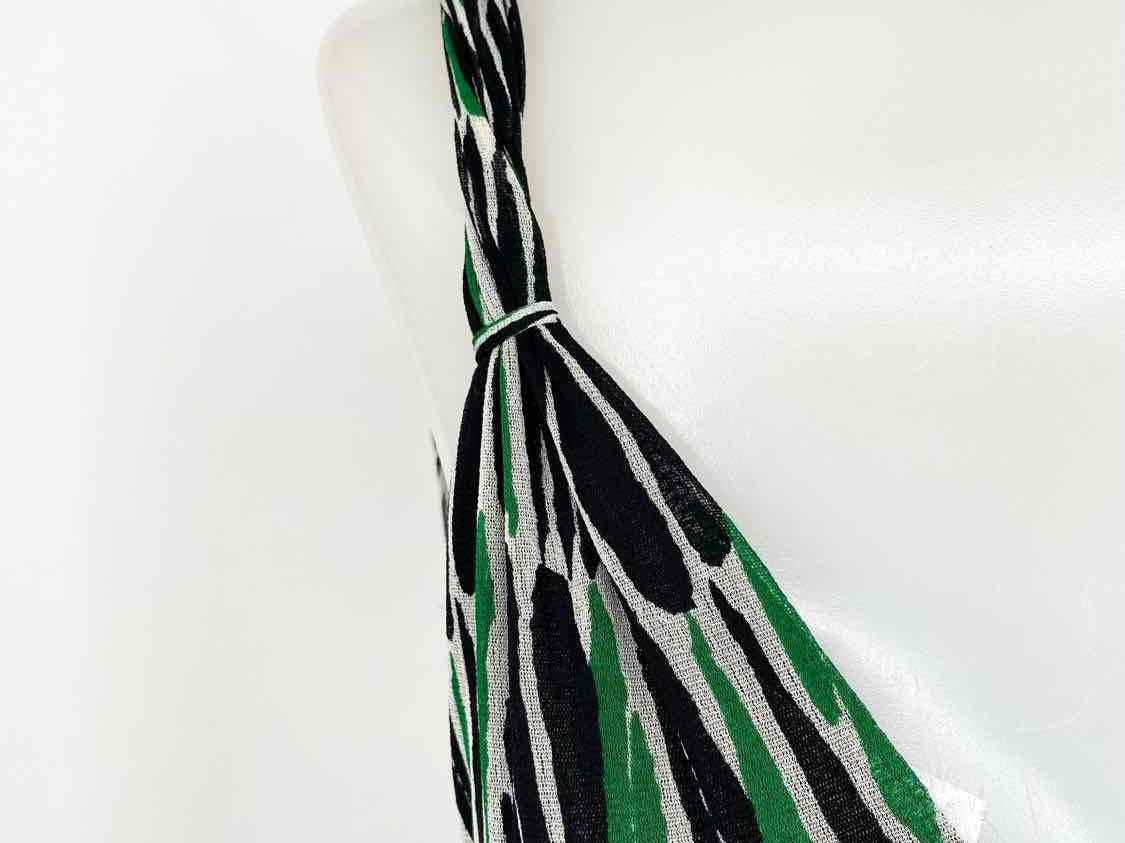 Diane Von Furstenberg Women's Green/White Sleeveless Silk Abstract Size 6 Dress - Article Consignment