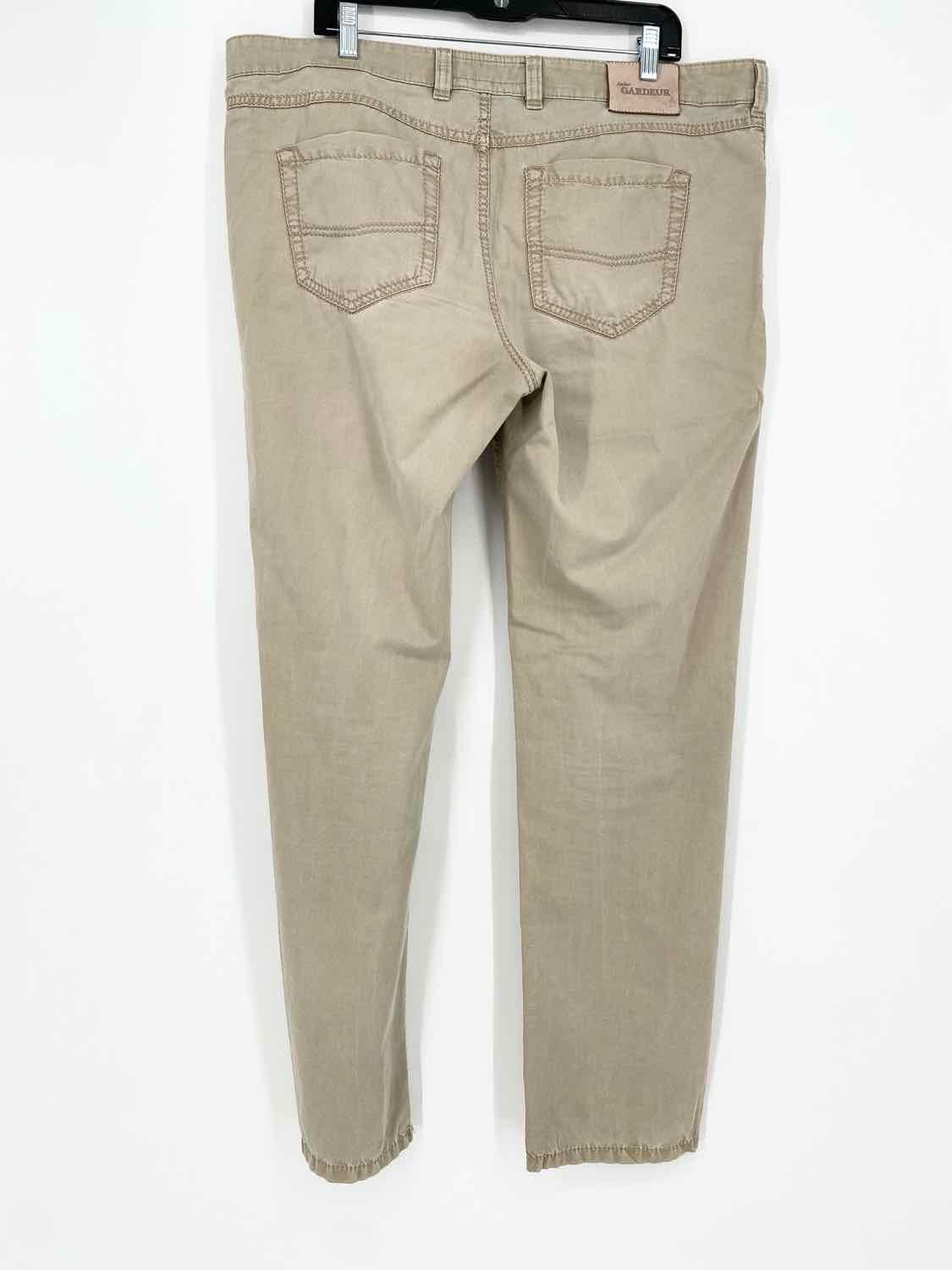 Atelier Gardeur Men's Khaki Pants - Article Consignment