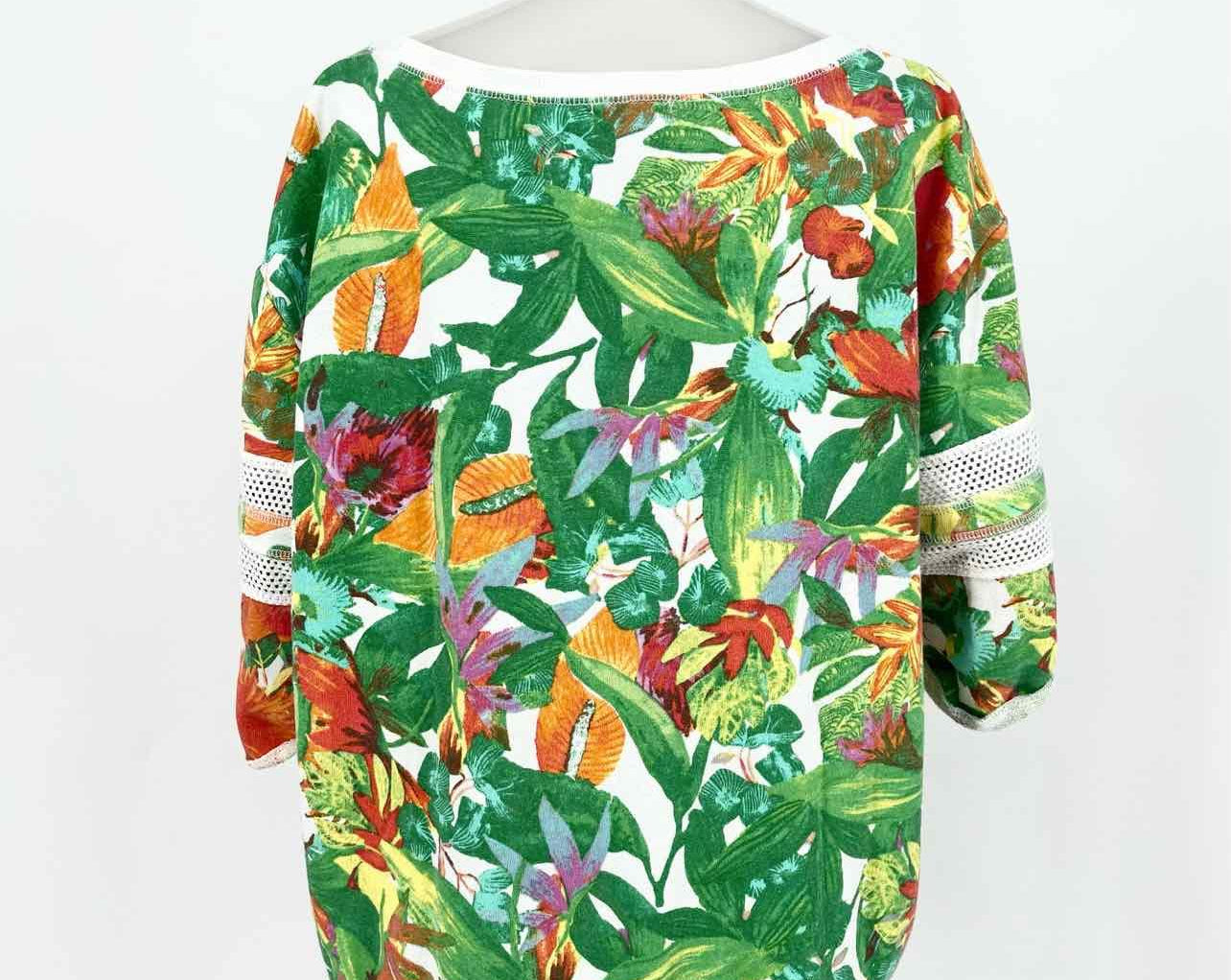 Juicy Couture Women's Green Print T-shirt Tropical Y2K Size XL Short Sleeve Top - Article Consignment