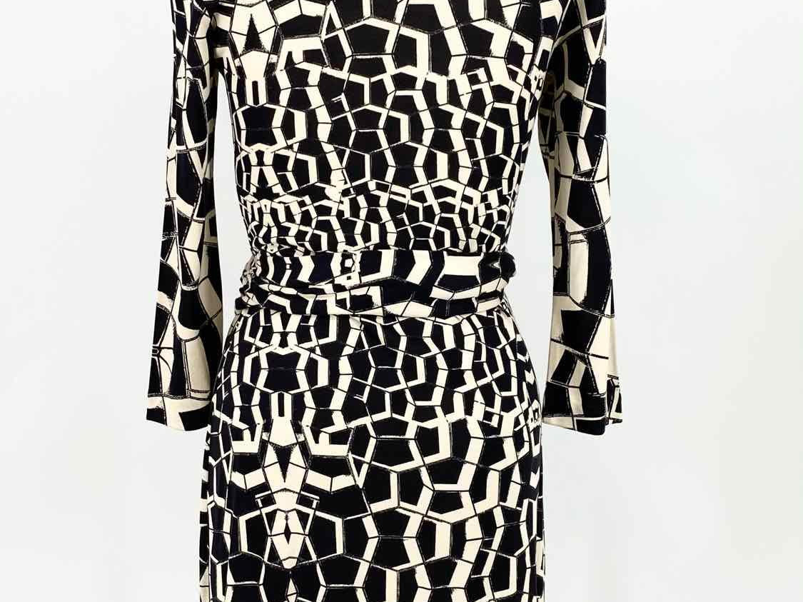 Diane Von Furs Black/Ivory Geometric Size 2 Dress - Article Consignment