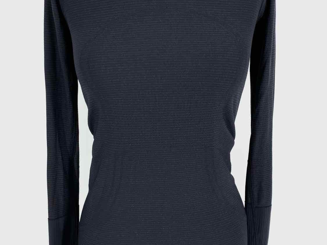 Lululemon Size S Navy Crew-neck Long Sleeve - Article Consignment