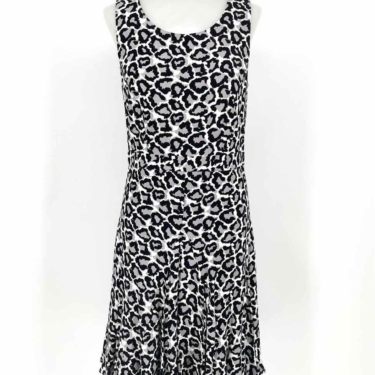 Diane Von Furstenberg Women's Gray/Black Sleeveless Animal Print Size 2 Dress - Article Consignment