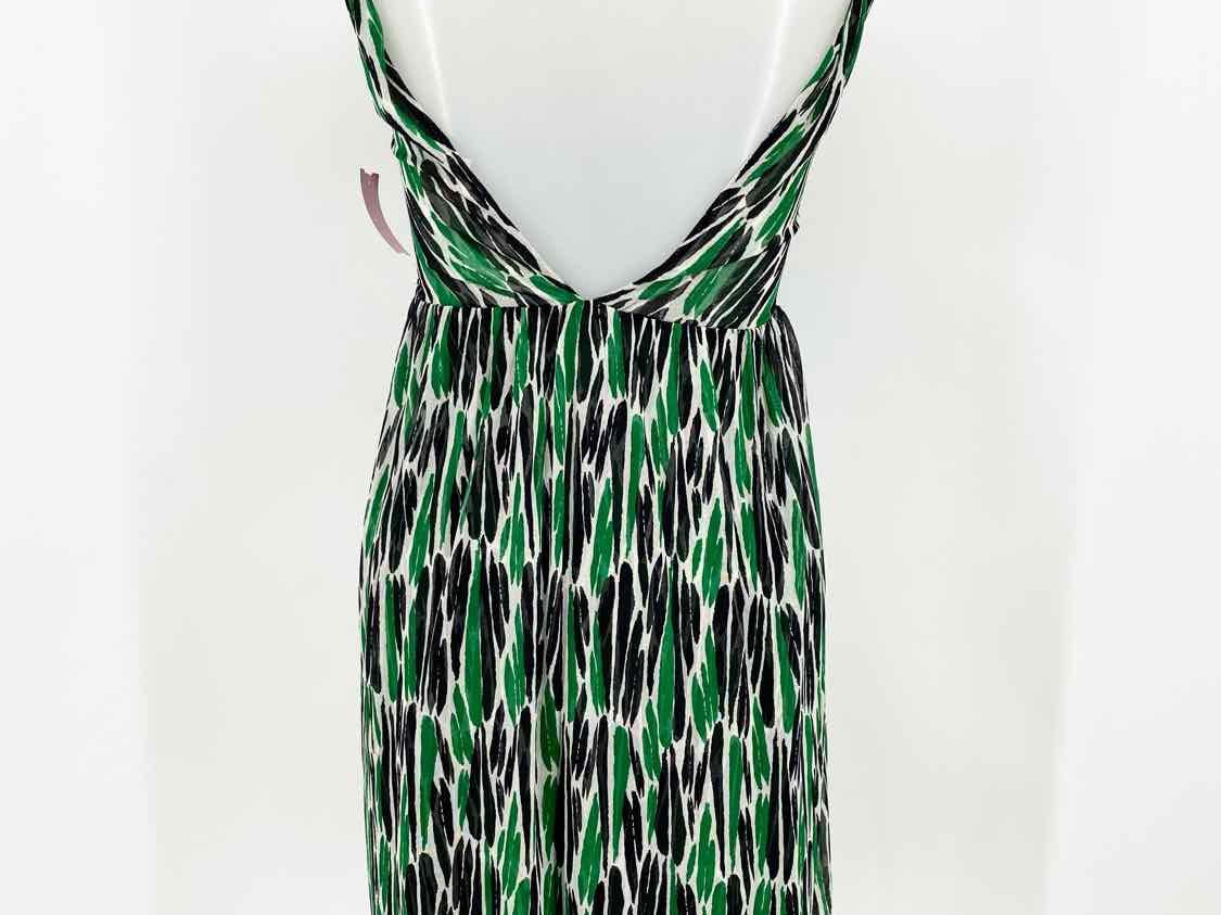 Diane Von Furstenberg Women's Green/White Sleeveless Silk Abstract Size 6 Dress - Article Consignment