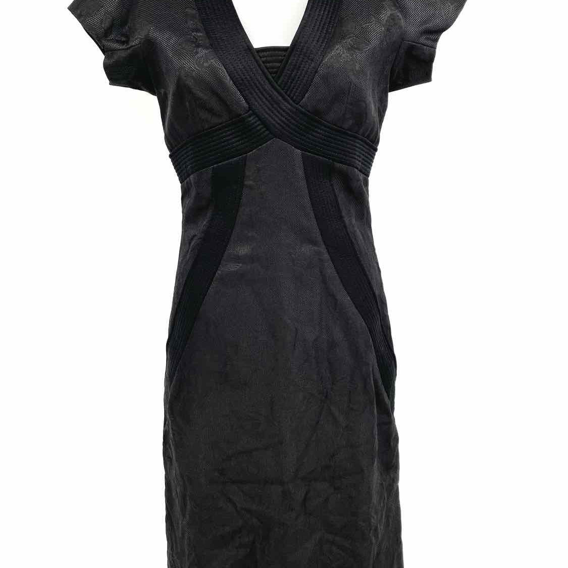 Alexander McQueen Size 40/8 Black S/S Dress - Article Consignment